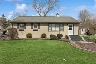 4804 Rose St, Crystal Lake, IL 60014 - Photo 2