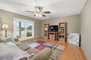 1106 Lovell Ct, Elk Grove Village, IL 60007 - Photo 4