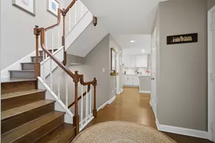 27 Park Ln, Park Ridge, IL 60068 - Photo 2