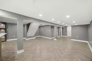 8645 S Bennett Ave, Chicago, IL 60617 - Photo 36