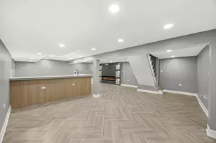 8645 S Bennett Ave, Chicago, IL 60617 - Photo 32