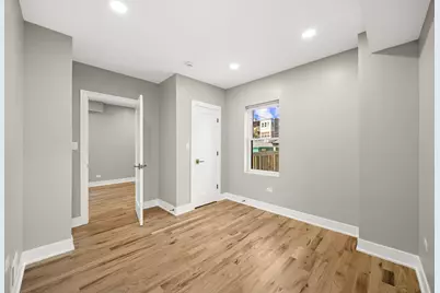8645 S Bennett Avenue, Chicago, IL 60617 - Photo 18