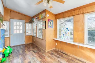 609 N Lincoln St, Utica, IL 61373 - Photo 4