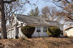 609 N Lincoln St, Utica, IL 61373 - Photo 2