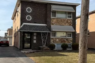 8652 S Leamington St, Burbank, IL 60459 - Photo 2