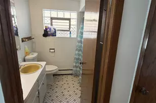 8652 S Leamington St, Burbank, IL 60459 - Photo 12