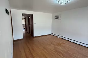 8652 S Leamington St, Burbank, IL 60459 - Photo 4