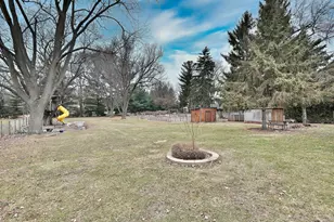 10N836 Maple St, Elgin, IL 60123 - Photo 26