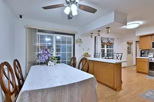 10N836 Maple St, Elgin, IL 60123 - Photo 12