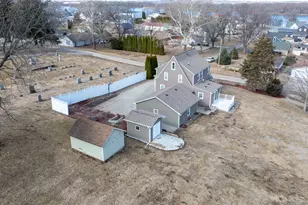 105 S Bluff St, Albany, IL 61230 - Photo 32