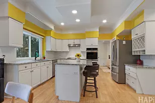 1121 Williamsburg Cir, Grayslake, IL 60030 - Photo 2