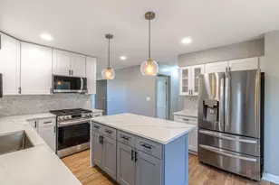 2892 Parkside Dr, Highland Park, IL 60035 - Photo 6