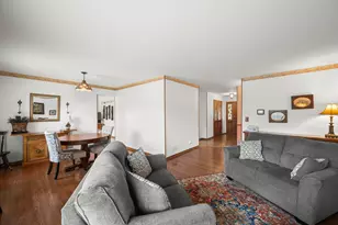 1034 Tamarack Ln, Libertyville, IL 60048 - Photo 4