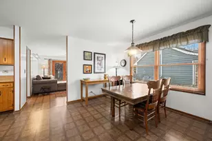 1034 Tamarack Ln, Libertyville, IL 60048 - Photo 6