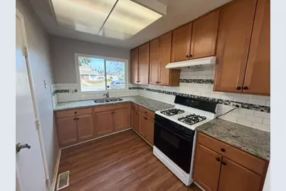 1321 Court O Court, Hanover Park, IL 60133 - Photo 4