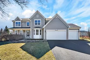 11703 Barberry Ct, Huntley, IL 60142 - Photo 2