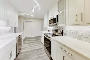 1 The Ct Of Harborside Ct, Northbrook, IL 60062 - Photo 4