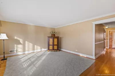 5004 Harnew Road S, Oak Lawn, IL 60453 - Photo 4