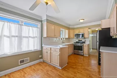 5004 Harnew Road S, Oak Lawn, IL 60453 - Photo 10