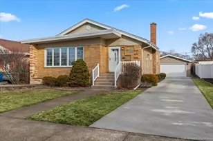 5004 Harnew Rd S, Oak Lawn, IL 60453 - Photo 1