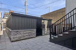 2154 W Erie St, Chicago, IL 60612 - Photo 12