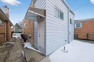 5718 W 63rd Pl, Chicago, IL 60638 - Photo 6