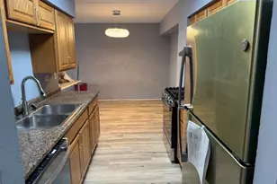 220 S Roselle Rd, Schaumburg, IL 60193 - Photo 16