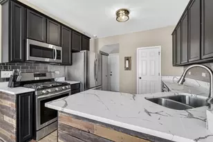 15238 Kenmare Cir, Manhattan, IL 60442 - Photo 2