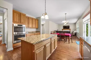 2310 Trailside Ln, Wauconda, IL 60084 - Photo 8