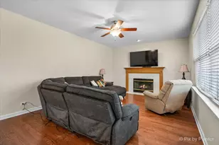 2310 Trailside Ln, Wauconda, IL 60084 - Photo 12