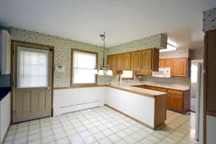 2645 N Evergreen Ave, Waukegan, IL 60087 - Photo 10