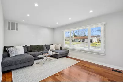 5308 Cinema Drive W, Hanover Park, IL 60133 - Photo 4