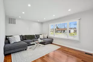 5308 Cinema Dr W, Hanover Park, IL 60133 - Photo 4