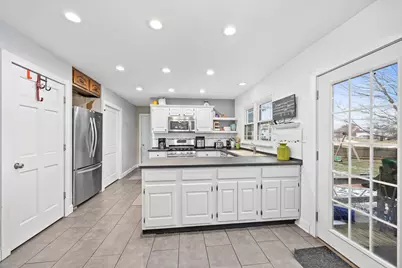 6767 Greenleaf Street, Woodridge, IL 60517 - Photo 12