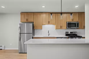 2411 N Kennicott Dr, Arlington Heights, IL 60004 - Photo 8