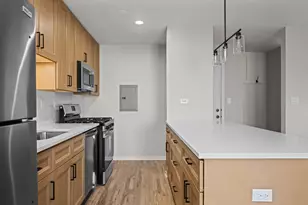 2411 N Kennicott Dr, Arlington Heights, IL 60004 - Photo 6