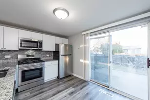 2053 Westview Ln, Round Lake Beach, IL 60073 - Photo 8