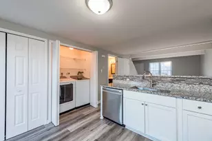 2053 Westview Ln, Round Lake Beach, IL 60073 - Photo 6