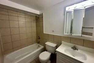 4180 N Marine Dr, Chicago, IL 60613 - Photo 4