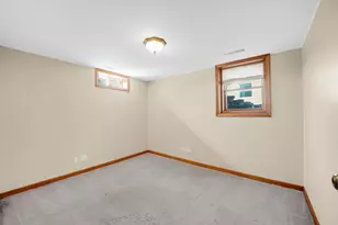 2713 Forest Glen Pkwy, Woodridge, IL 60517 - Photo 22