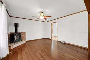 2713 Forest Glen Pkwy, Woodridge, IL 60517 - Photo 8