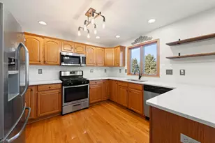 1242 Bristol Dr W, Sycamore, IL 60178 - Photo 12