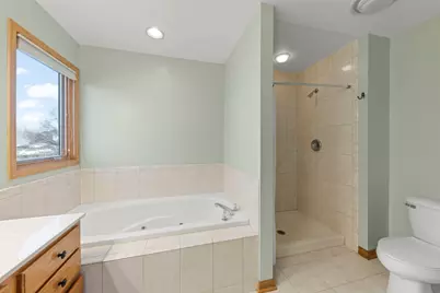 1242 Bristol Drive W, Sycamore, IL 60178 - Photo 22