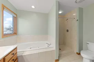 1242 Bristol Dr W, Sycamore, IL 60178 - Photo 22