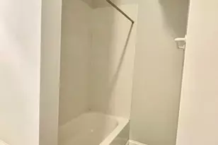 908 W Waveland Ave, Chicago, IL 60613 - Photo 14