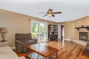 277 Little Stonegate Ct, Cary, IL 60013 - Photo 6