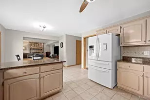 805 Edgewater Dr, Minooka, IL 60447 - Photo 12