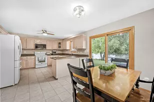 805 Edgewater Dr, Minooka, IL 60447 - Photo 14