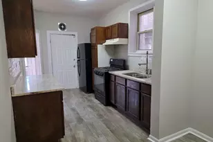 7719 S Essex Ave, Chicago, IL 60649 - Photo 6