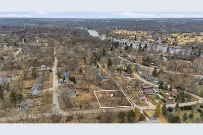 2101 Riverview Avenue, Fox River Grove, IL 60021 - Photo 2